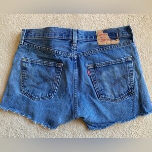 Vintage Levi’s 501s Denim Cutoff Shorts Sz 32